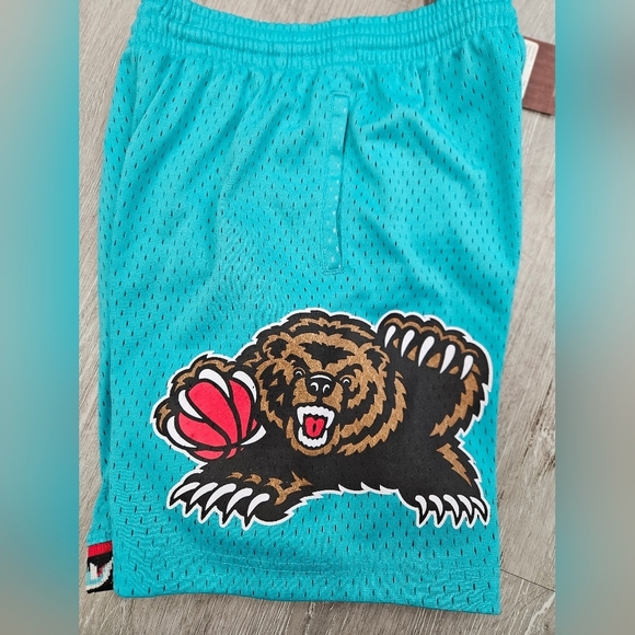 MITCHELL & NESS HARDWOOD CLASSICS Vancouver Grizzlies Youth Basketball ShortsNWT - Picture 7 of 7